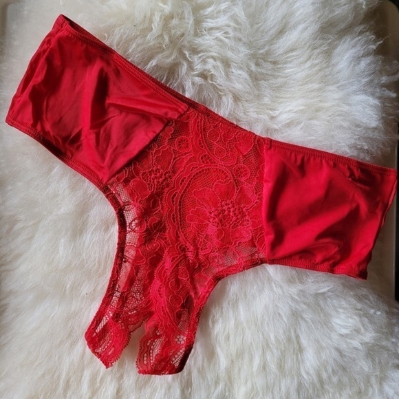 NWT Victoria’s Secret Red Crotchless panty - Picture 2 of 5